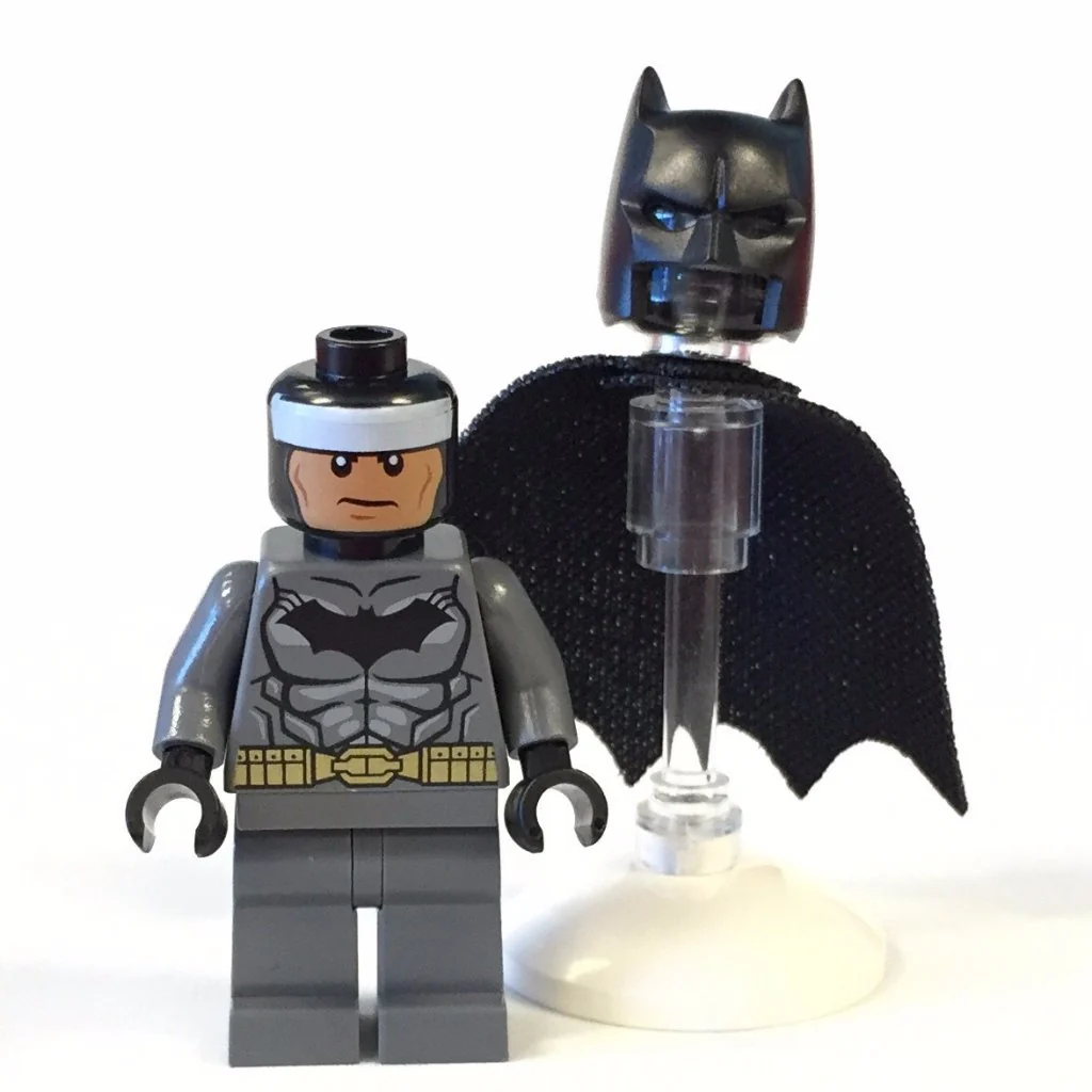 Batman - Dark Bluish Gray Suit, Gold Belt, Black Hands, Spongy Cape - Image 4