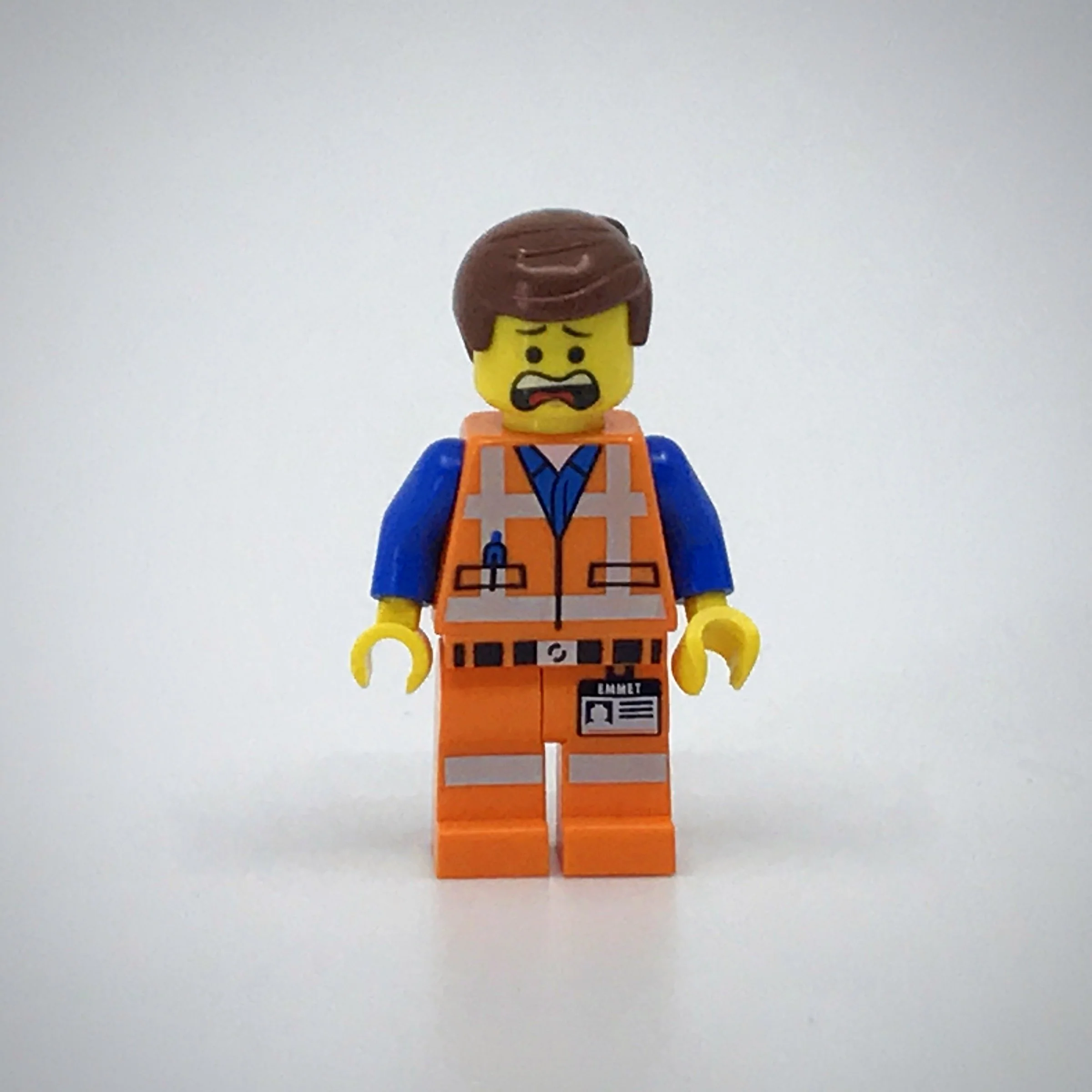 Emmet - Lopsided Closed Mouth Smile, Without Piece of Resistance - Image 3