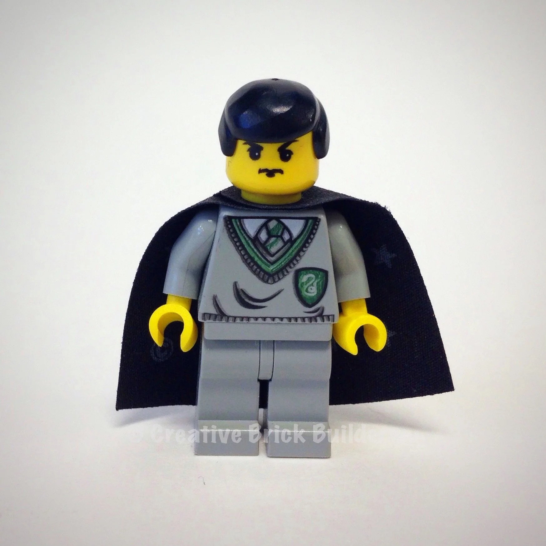 Harry/Goyle, Slytherin Torso, Light Gray Legs, Black Cape with Stars