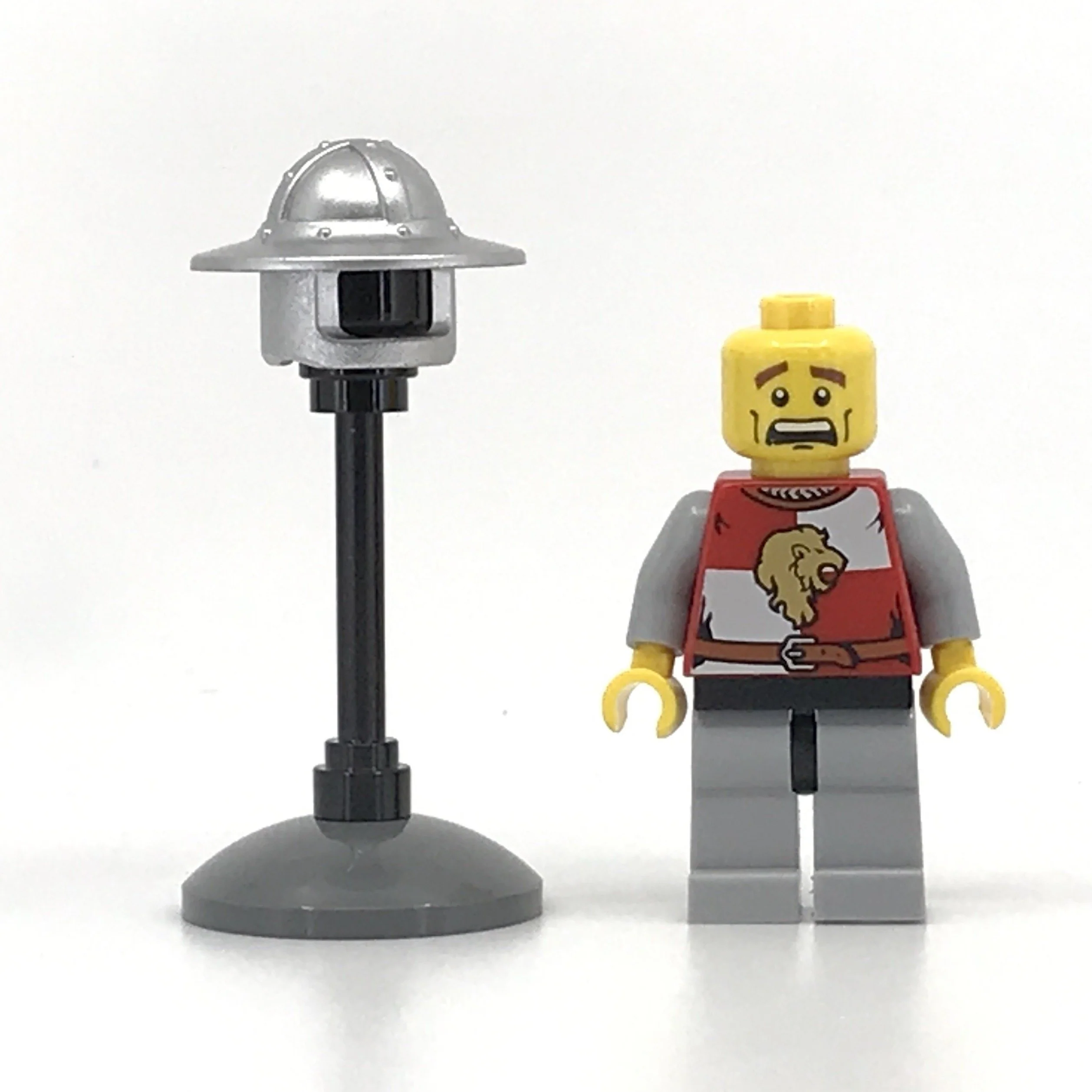 Kingdoms - Lion Knight Quarters, Helmet with Broad Brim, Vertical Cheek Lines - Image 3