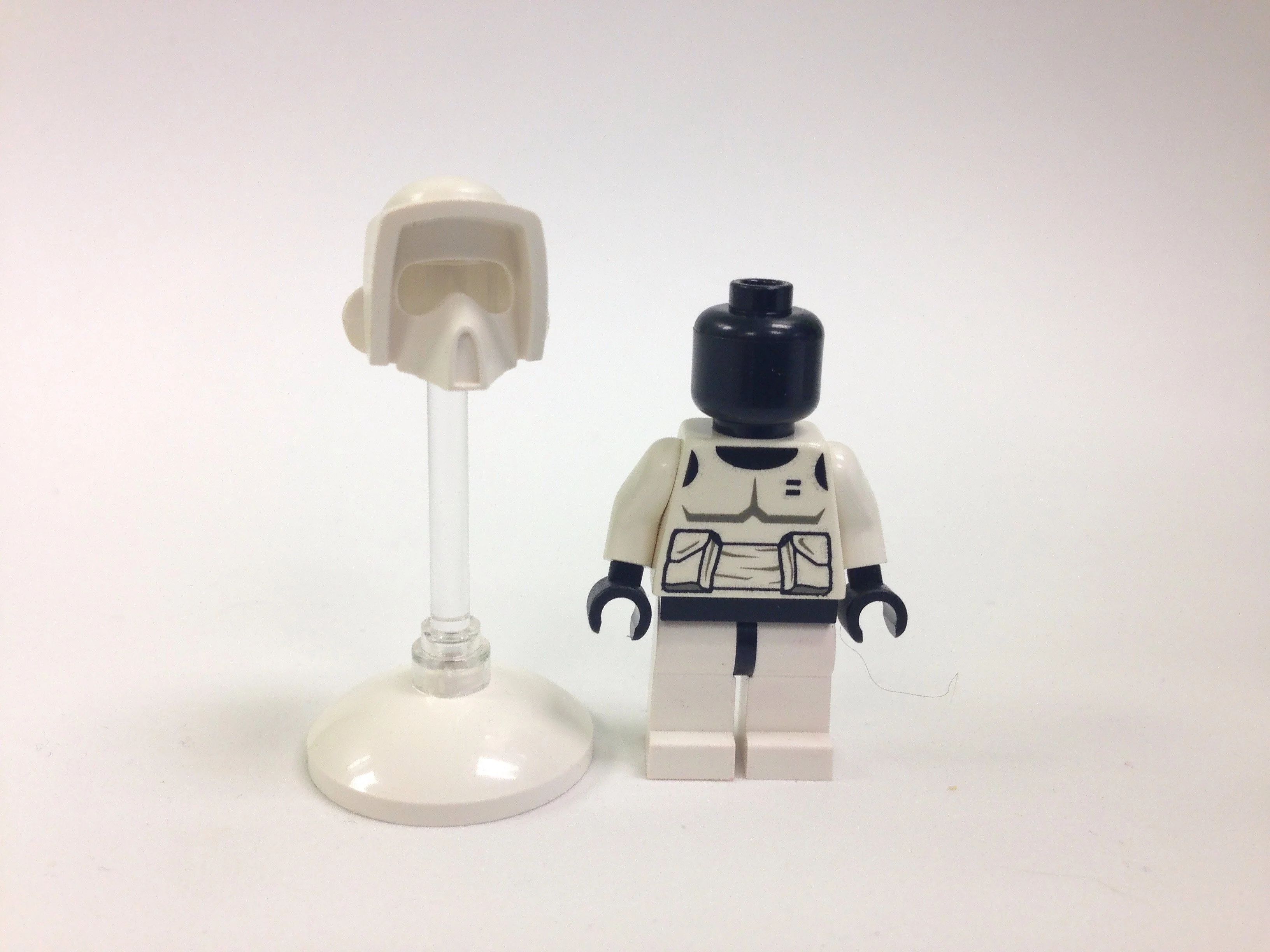 Scout Trooper (Black Head, Dark Bluish Gray Torso Pattern) - Image 2