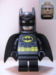 Batman - Black Suit with Yellow Belt and Crest (Type 1 Cowl)