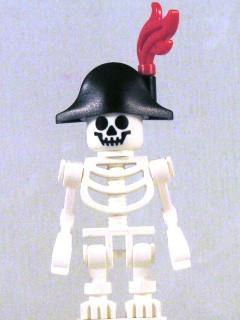 Skeleton, Fanasy Era Torso with Standard Skull, Mechanical Arms, Black Bicorne Hate, Red Plume (9349)