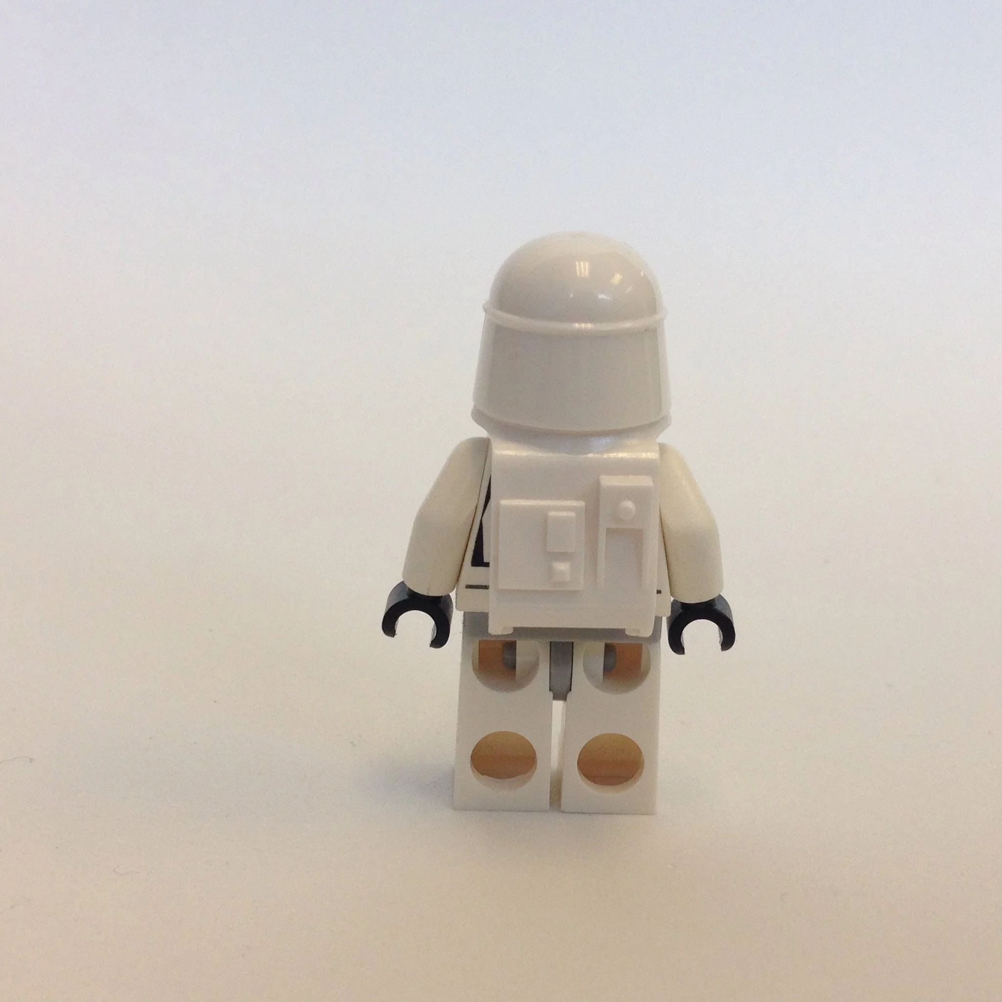 Snowtrooper, Light Bluish Gray Hips, Black Hands (Falcon blue box) - Image 2