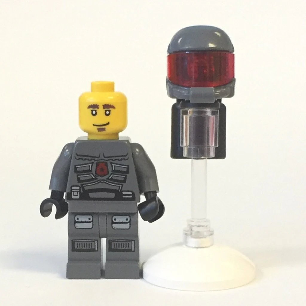 Space Police 3 Officer 13 - Airtanks (5985) - Image 3