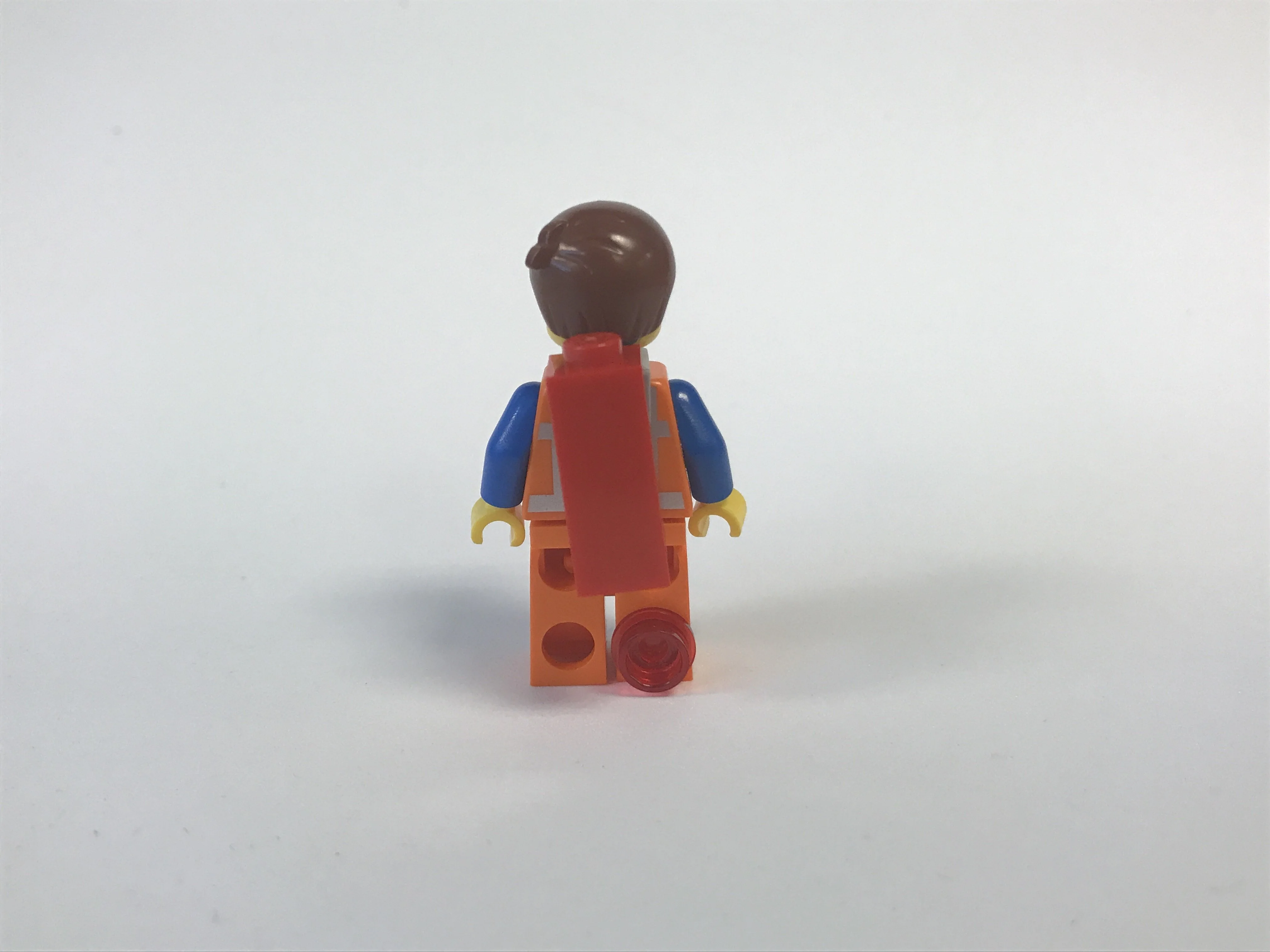 Emmet - Lopsided Closed Mouth Smile, with Piece of Resistance and Plate on Leg - Image 2